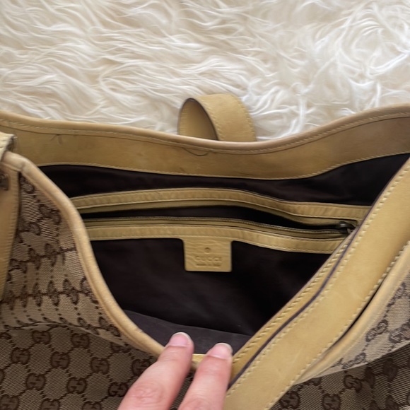 Gucci vintage large shoulder bag. Authentic but well worn - Picture 4 of 6